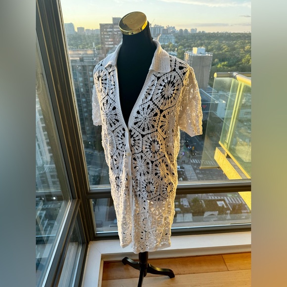 🆕 FARM Rio 🧿 NWOT White Semisheer Floral Button-Up Crochet Cover-Up Dress, M - Picture 5 of 15